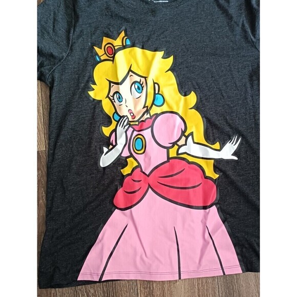 Super Mario Bros PEACH T Shirt Size Large Women 's Big Print Graphic Tee - Picture 4 of 5